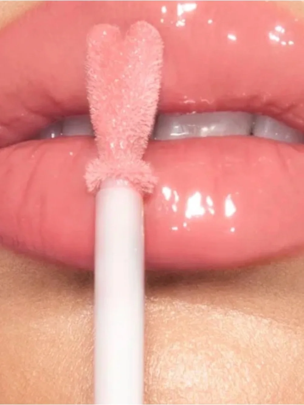 Charlotte tilbury collagen lip bath pillow talk